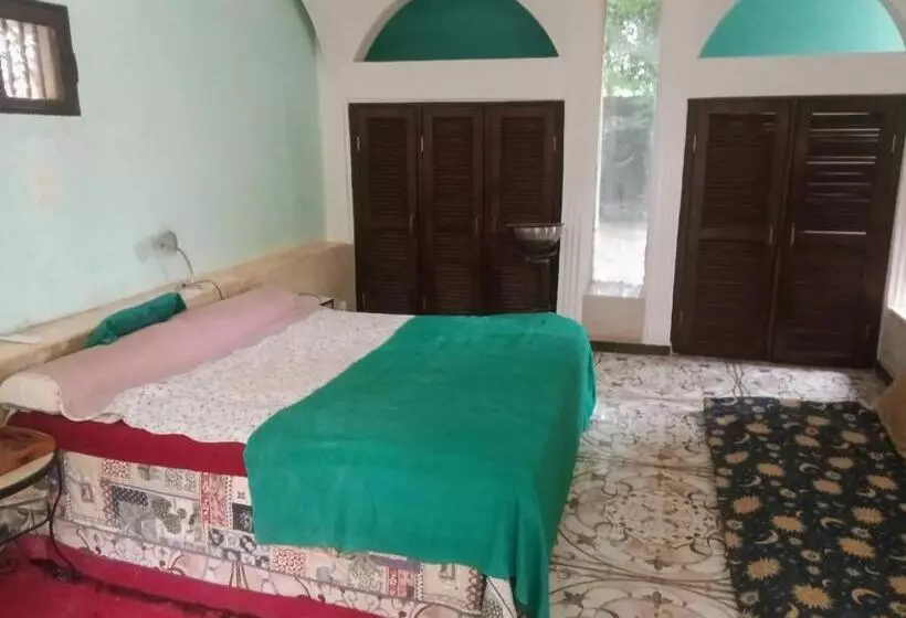 33 0asis Riad Resort