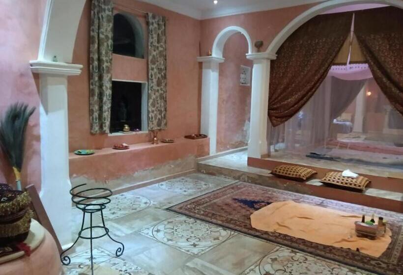 33 0asis Riad Resort