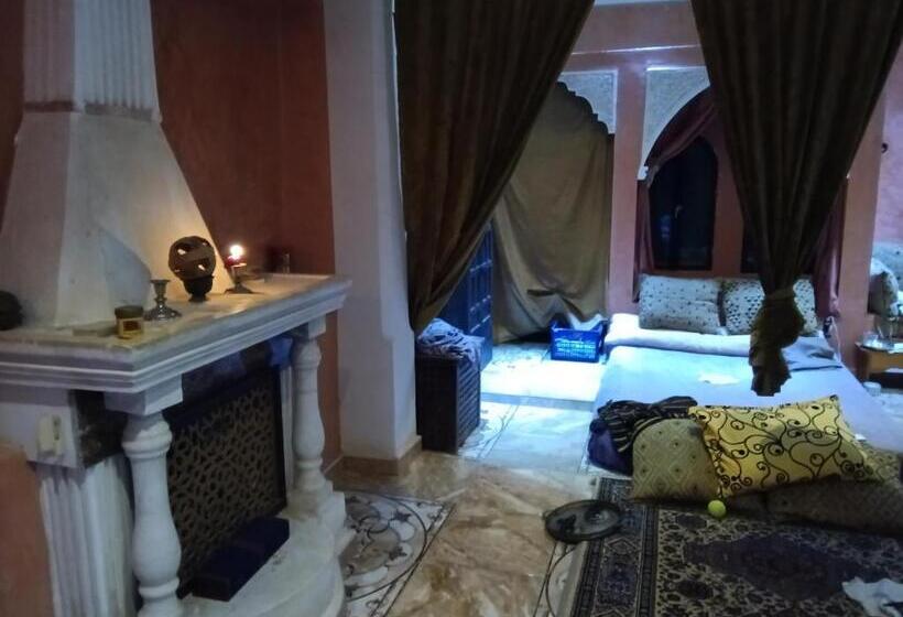 33 0asis Riad Resort