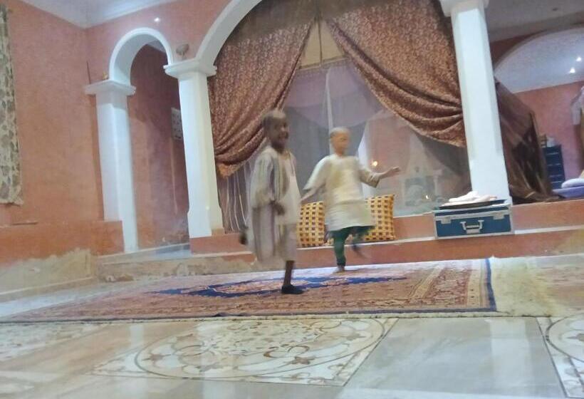 33 0asis Riad Resort