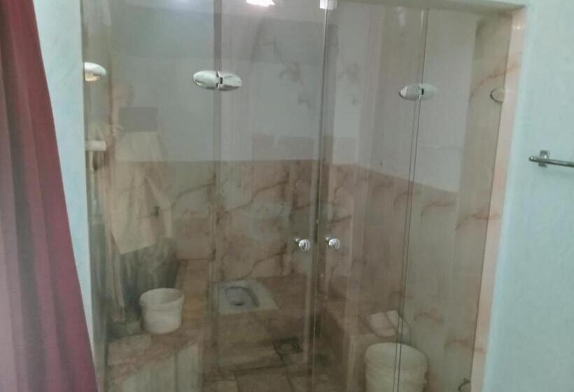 33 0asis Riad Resort