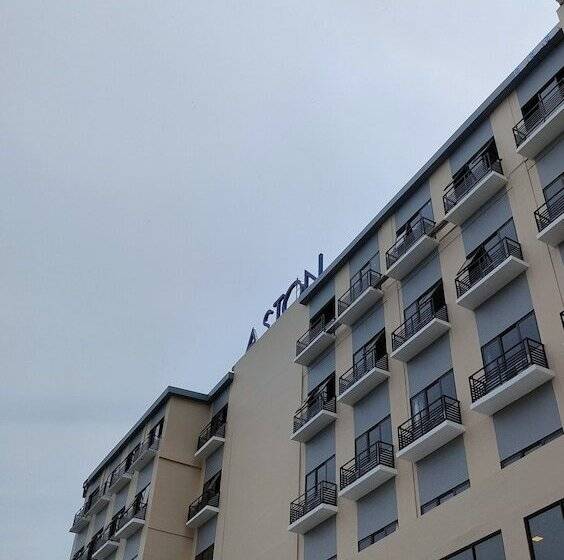 Aston Palu Hotel & Conference Center