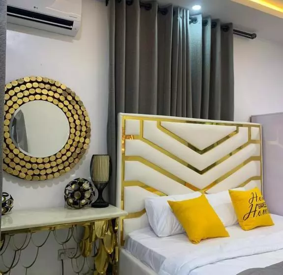 تختخواب و صبحانه Beautiful Single Room Studio Apartment In Ilasan Lekki Magnanimous