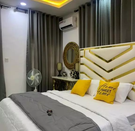 تختخواب و صبحانه Beautiful Single Room Studio Apartment In Ilasan Lekki Magnanimous