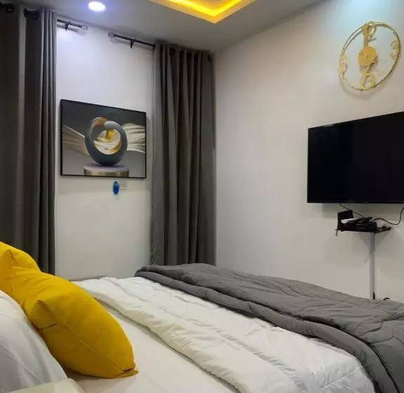 تختخواب و صبحانه Beautiful Single Room Studio Apartment In Ilasan Lekki Magnanimous