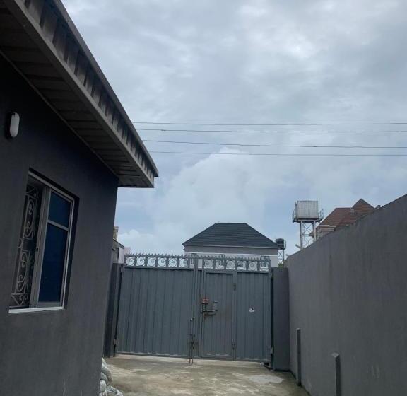 تختخواب و صبحانه Beautiful Single Room Studio Apartment In Ilasan Lekki Magnanimous