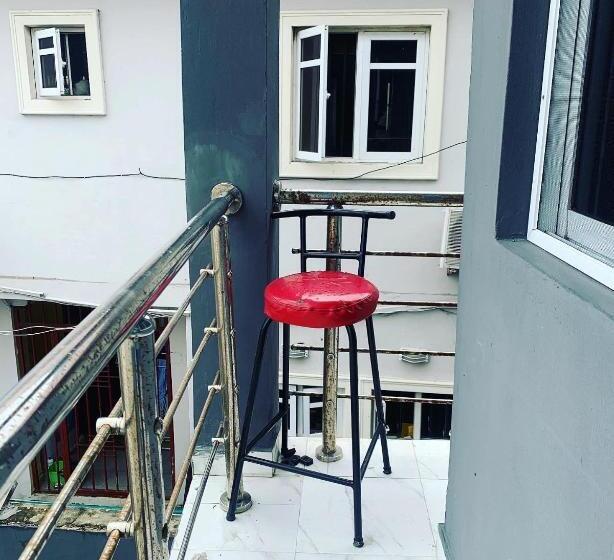 تختخواب و صبحانه Beautiful Single Room Studio Apartment In Ilasan Lekki Magnanimous