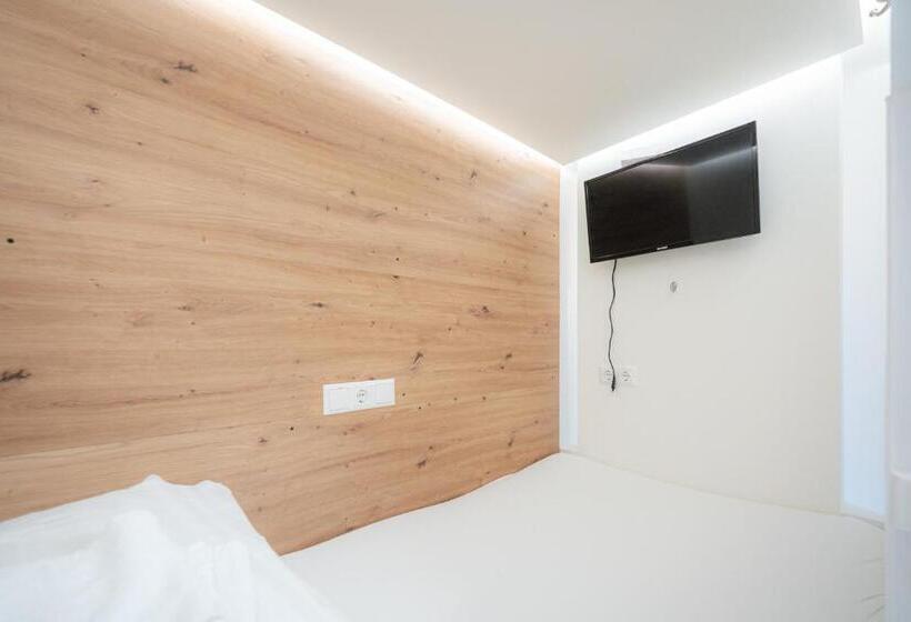 캡슐 호텔 Robin Wood Apartment