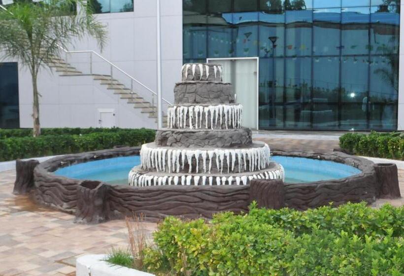 هتل De La Vallée