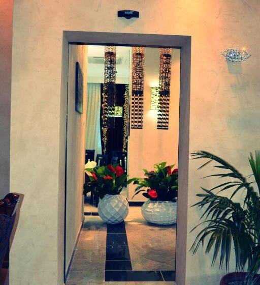 هتل De La Vallée