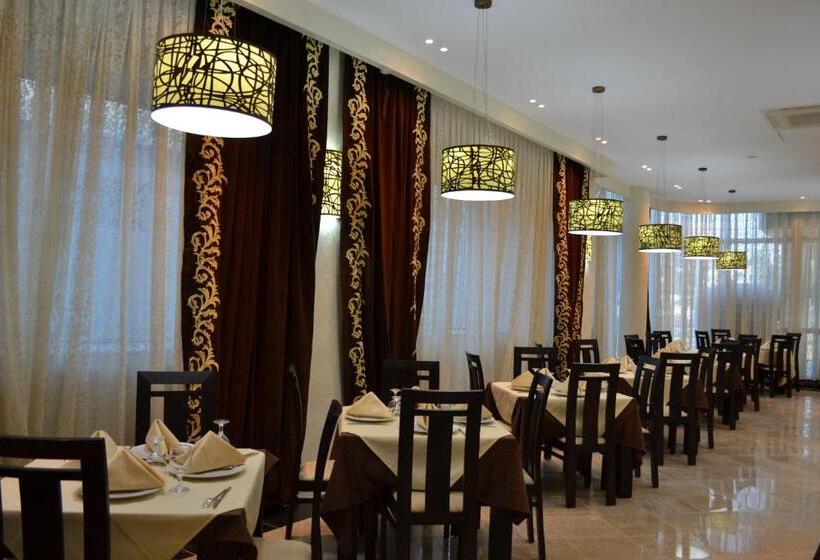 هتل De La Vallée