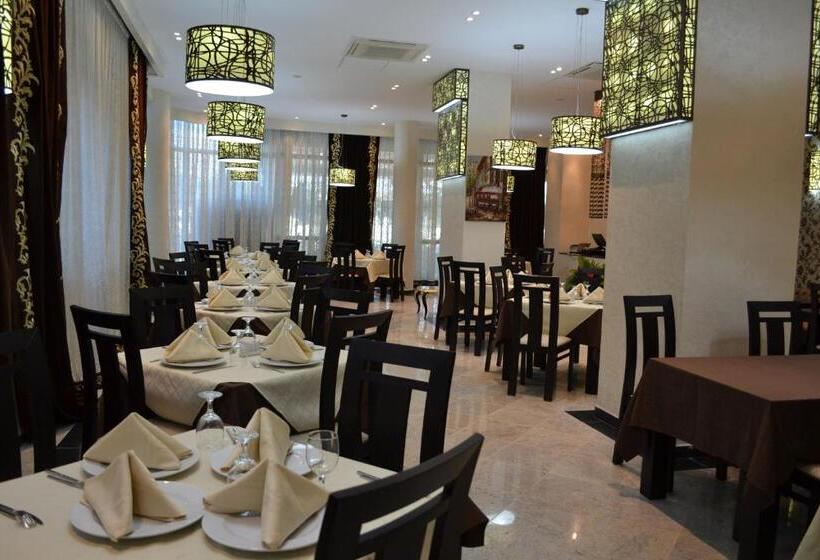 هتل De La Vallée