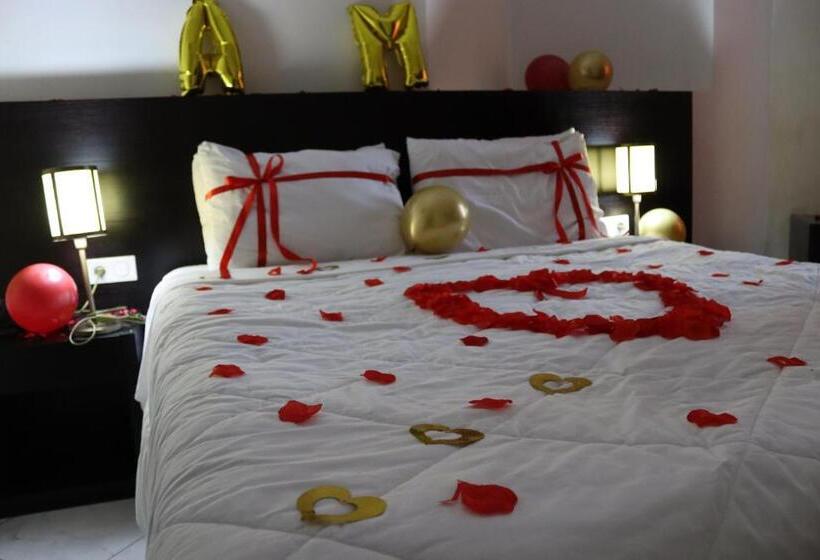 هتل De La Vallée