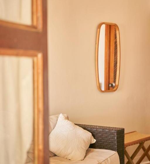 هتل Mangata Beach