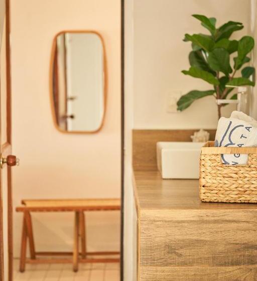 هتل Mangata Beach