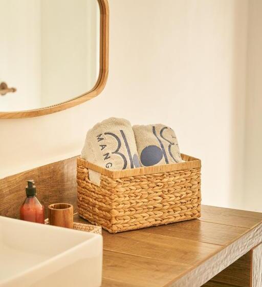 هتل Mangata Beach