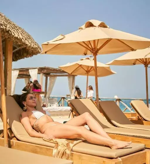 Hotelli Mangata Beach