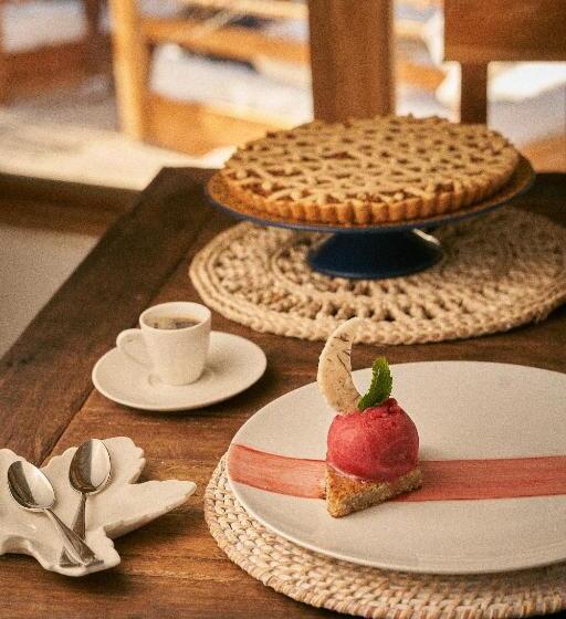 هتل Mangata Beach