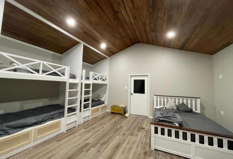 فندق Ol’ Mel’s Farm