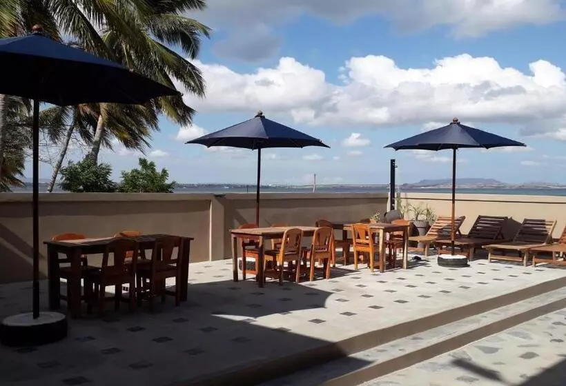 هتل Ramena Beach