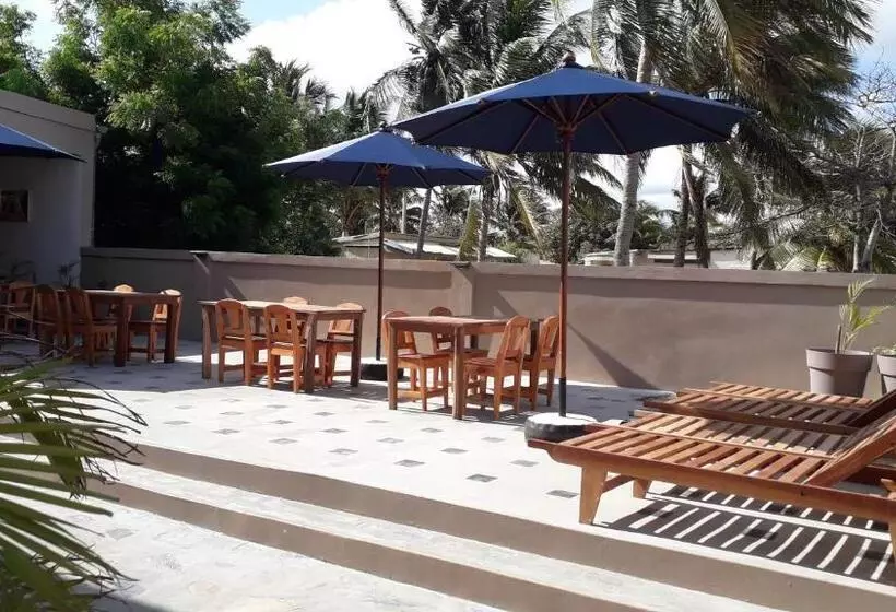 هتل Ramena Beach
