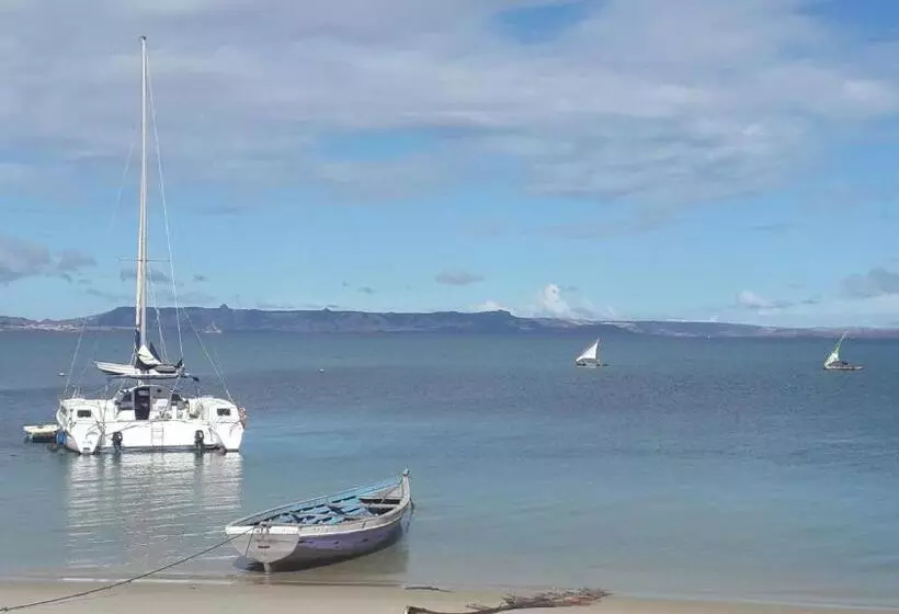 هتل Ramena Beach