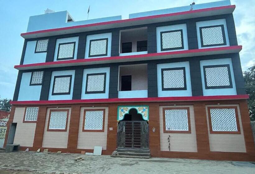 Отель Shree Laddo Gopal Dham