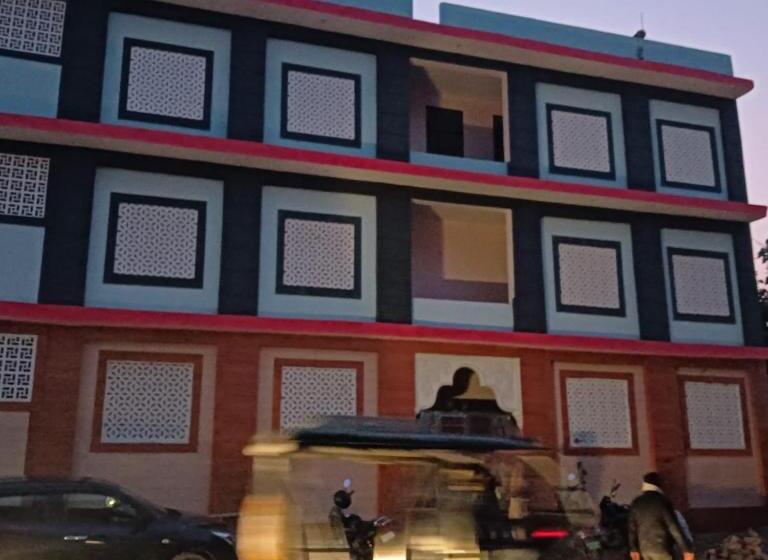 Отель Shree Laddo Gopal Dham