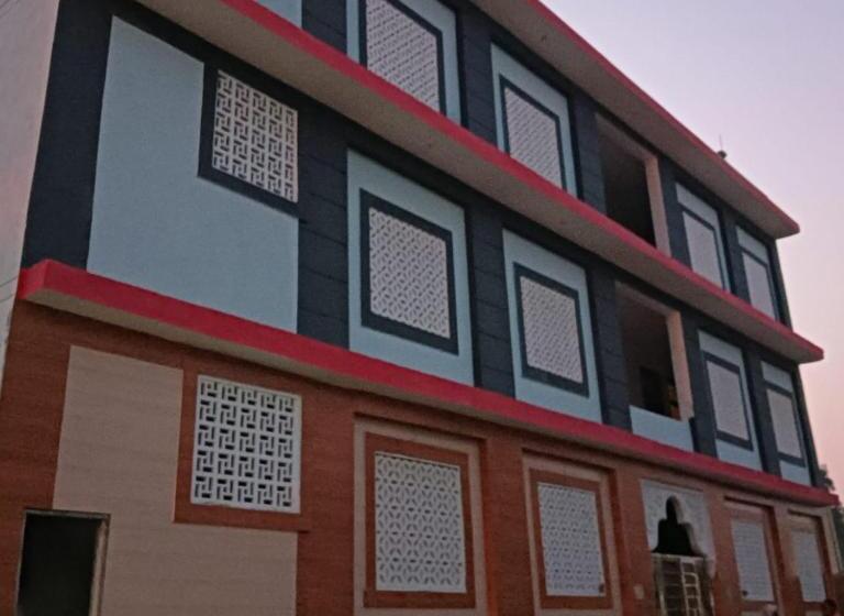 Отель Shree Laddo Gopal Dham