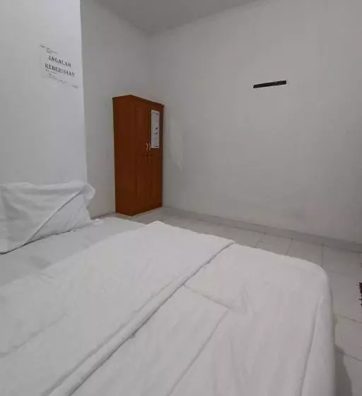 هتل Spot On 93431 Pondok Sugie Syariah
