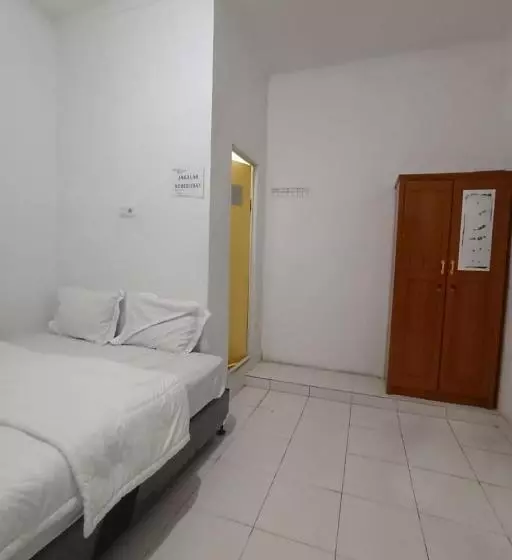 هتل Spot On 93431 Pondok Sugie Syariah