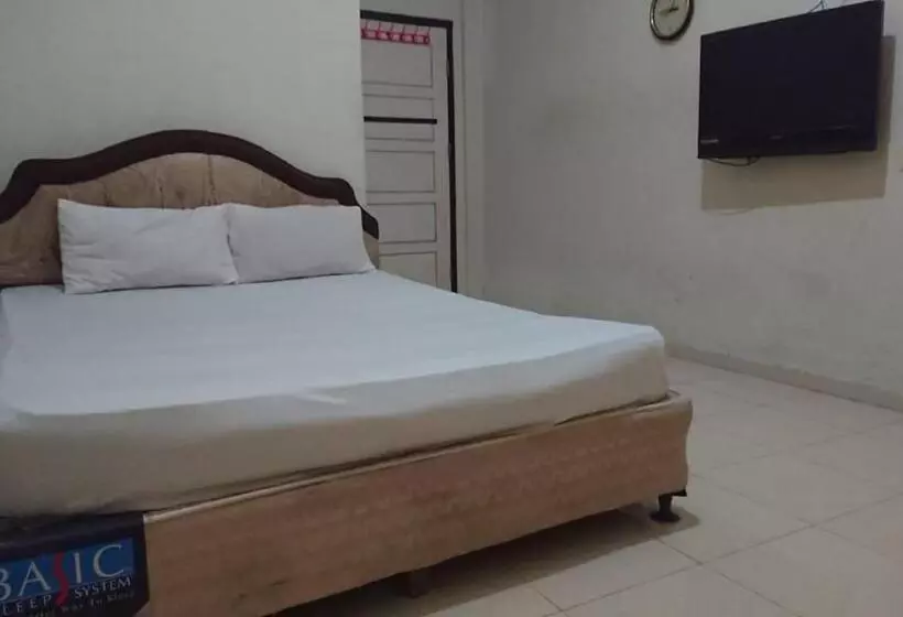هتل Spot On 93431 Pondok Sugie Syariah