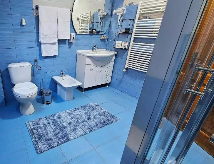 هتل Străjerii Cetății
