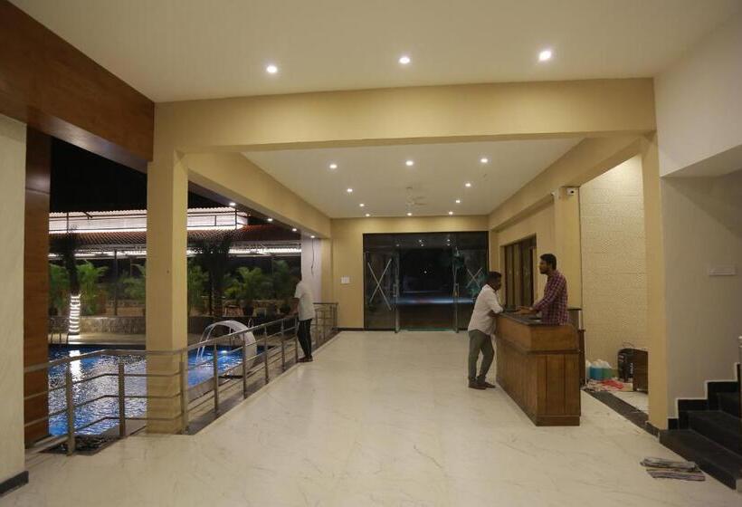 Отель The Riviera