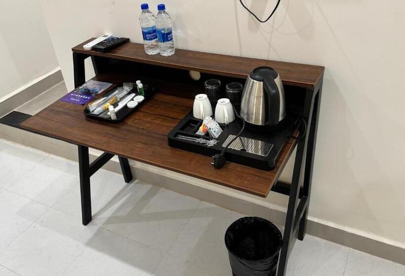 Отель The Riviera