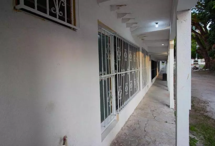 Hotelli Nudista Familiar   Luz De Luna Nude Resort