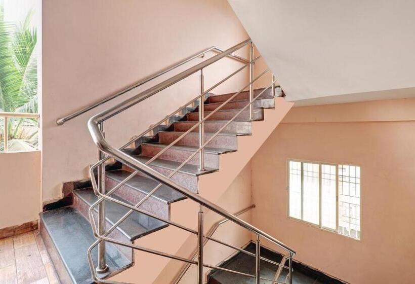 Hotelli Sapthagiri Lodge