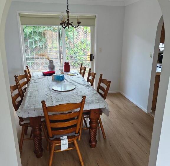 Пансион All Set Up Single Rooms In Convenient Location