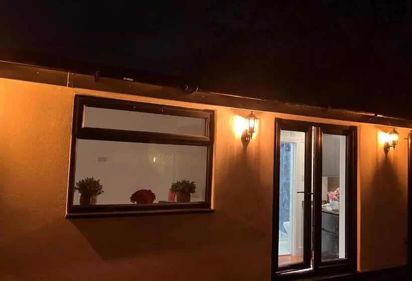 Majatalo Bespoke Gallery Guesthouse