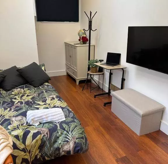 Majatalo Bespoke Gallery Guesthouse