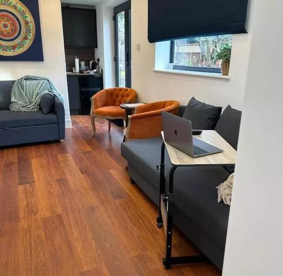 Majatalo Bespoke Gallery Guesthouse