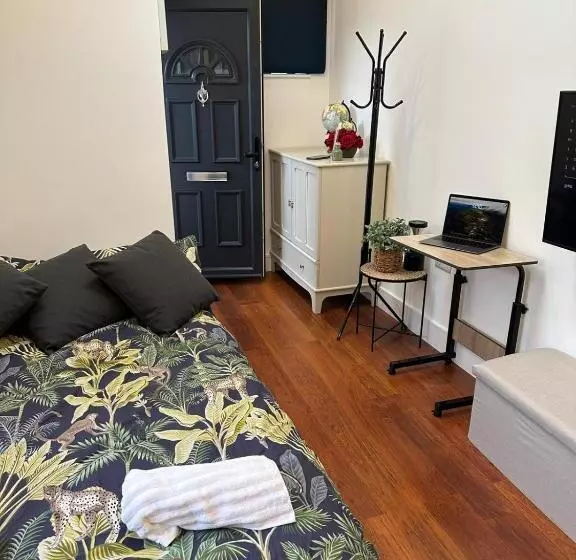 Majatalo Bespoke Gallery Guesthouse