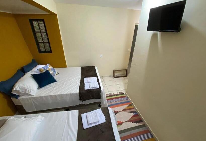 پانسیون Espaço Nilci Costa  Peró