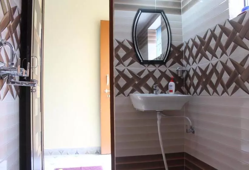 ペンション Neerja Guest House