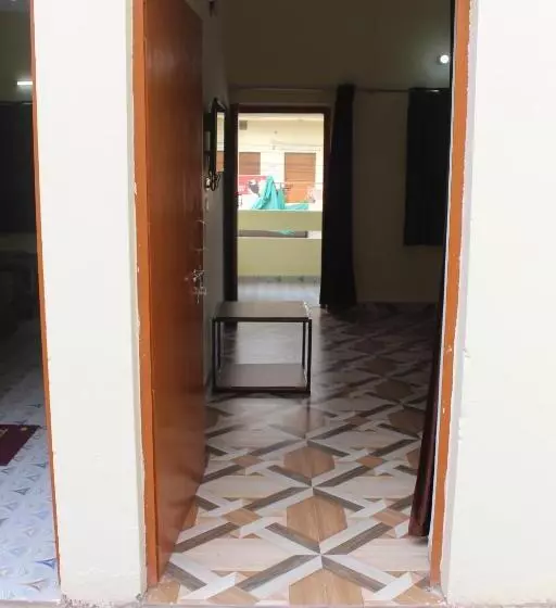 ペンション Neerja Guest House