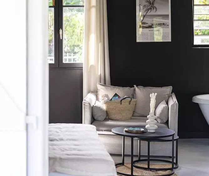 پانسیون Pomme Cannelle   Luxury Suites & Spa