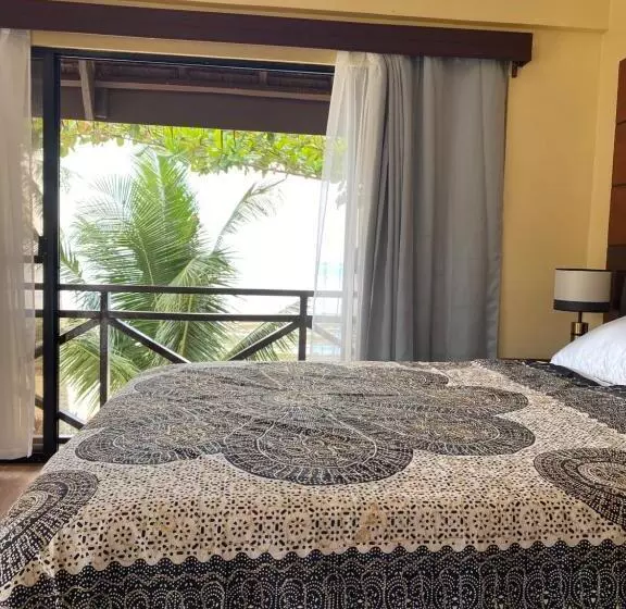 پانسیون Private Beachfront Villa In Siargao