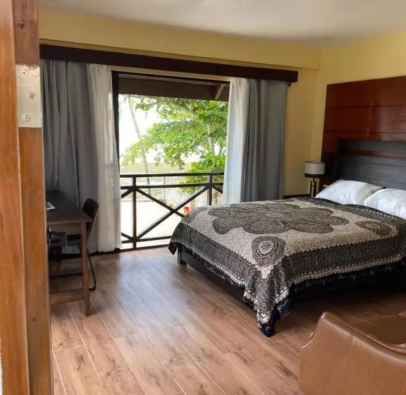 پانسیون Private Beachfront Villa In Siargao