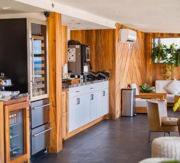 Suites At La Croix Hotel Honolulu Hi