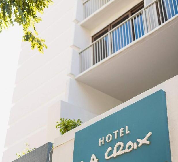 Suites At La Croix Hotel Honolulu Hi